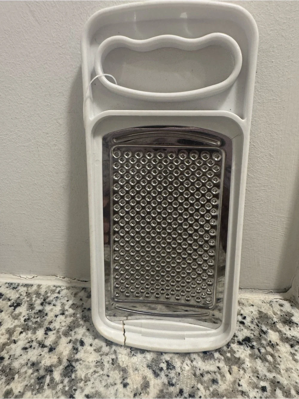 Plastic cheese grater